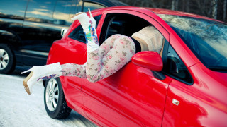 Woman redcar toothbrush fashion movement - a toothbrush free wallpaper