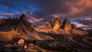 Mountain house sunset cityscape clouds - a sunset in the background free wallpaper