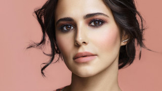 Aisyia pink background photorealistic portrait - round free wallpaper