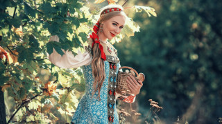 Woman folkart mushrooms forest jigsaw - a costume holding free wallpaper