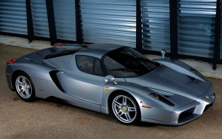 Silver sports car garage rendering - a black door free wallpaper