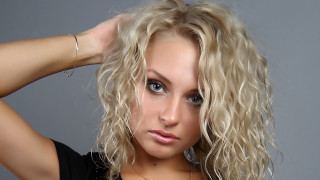 Blonde woman black shirt portrait - anna hotchkis free wallpaper