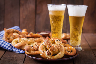 Pretzels beer glass table napkin 2 - adolf bierbrauer free wallpaper