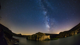Lake boat night sky stars - milky free wallpaper