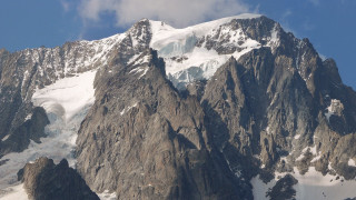 Mountain snowy top clouds blue - domirinic fegallia free wallpaper