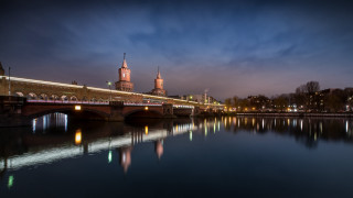 Berlin secession bridge train cityscape - berlin secession free wallpaper