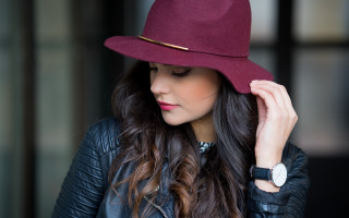 Woman red hat black jacket - adrienn henczné deák free wallpaper