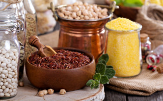 Wooden bowl beans food containers - a wooden bowl free wallpaper