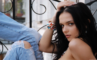Elina karimova fashion jeans bench - against free wallpaper for desktop