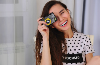 Woman smiling polaroid lomography eskter - lomography free wallpaper