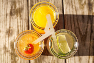 Three glasses juice strawberries limes - free holidays wallpaper