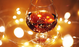 Wine lights blurry baroque stilllife - still free wallpaper
