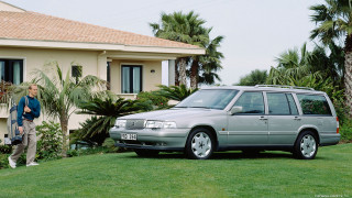 Man passing car house palm - luxury free wallpaper