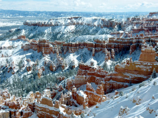 Snowy mountain trees horizon beach - a snowy landscape free wallpaper