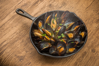 Mussels wooden table spoon food - a wooden table top free wallpaper