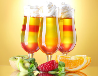 Glasses liquid fruit table yellow - delaunay free wallpaper