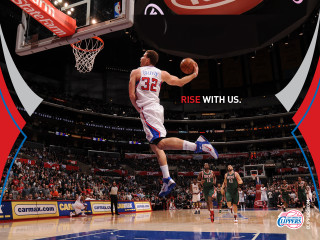 Basketball player jumping dunk crowd 8 - a crowd watching free wallpaper