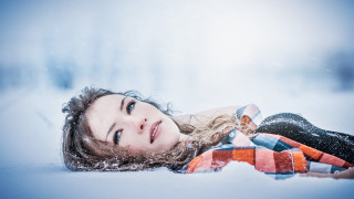 Snowy portrait woman jacket blueeyes - the snow free wallpaper for desktop