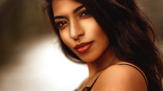 Woman longhair blacktop smiling portrait - a black top free wallpaper