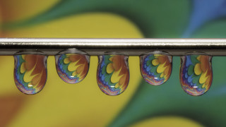 Water drops metal bar colorful - macro art free wallpaper