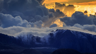 Mountain range clouds sunset plane - dramatic free wallpaper