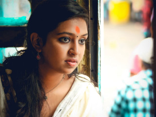 Woman nose ring window street - movie still frame free wallpaper