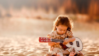 Little girl beach guitar sunset - the sand free wallpaper
