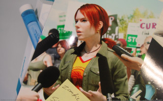 Red hair woman microphone sign - graphic novel free wallpaper