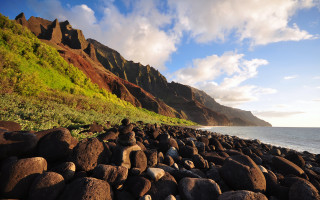 Rocky beach mountain water clouds 2 - a rocky beach free wallpaper