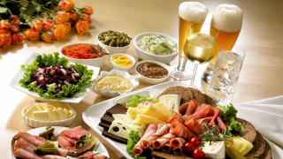 Food table plates drinks vase - delaunay free wallpaper