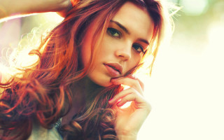 Esztter mattioni redhair portrait greeneyes - her cheek free wallpaper