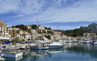 Marina boats mountain sky clouds 2 - a marina free wallpaper