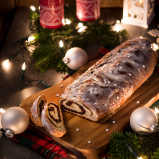 Cinnamon roll christmas decorations candles 2 - bálint kiss free wallpaper