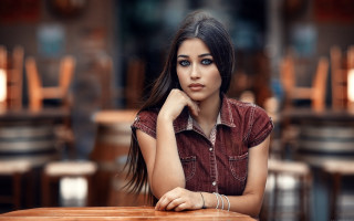 Ayshia taskin serious portrait blurry - ayshia taşkın free wallpaper
