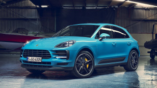Blue porsche cayenne garage plane - small free wallpaper