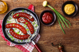 Hot dogs mustard ketchup food - a pan free wallpaper