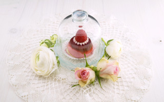 Cake plate flower doily tablecloth - a cake free wallpaper