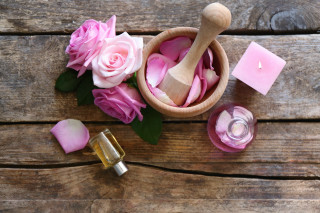 Wooden bowl candle pink flowers - a wooden bowl free wallpaper