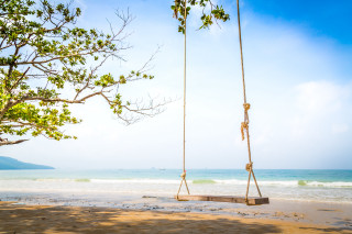 Beach swing ocean view minimalist - a beach near the ocean free wallpaper