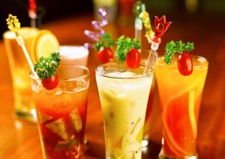 Drinks garnishes blurry background christmas - blender free wallpaper