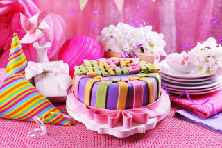 Birthday cake name table decorations - a name free wallpaper