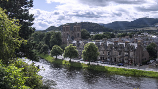 River green countryside clocktower bridge - a lush green countryside next free wallpaper