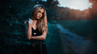 Woman black dress field trees - the background and a blurry background free wallpaper