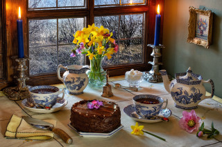 Table cake tea cups vase - a cake free wallpaper
