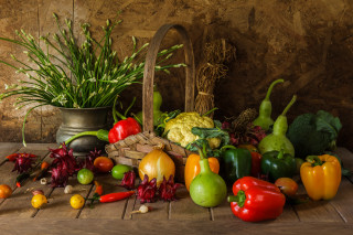 Vegetable plant basket flower stilllife - a basket of flowers free wallpaper