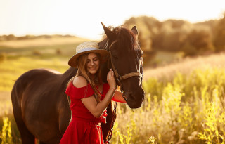 Woman red dress hat horse - a red dress and hat free wallpaper
