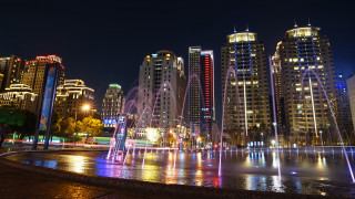 City skyline fountain night hologram - cui bai free wallpaper