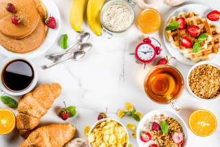 Food table plates drinks fruit - de hirsh margule free wallpaper