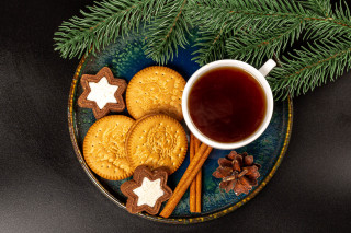 Cookies tea fir pinecones christmas - a table free wallpaper