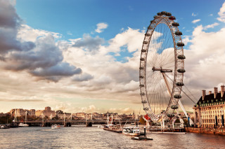 Ferris wheel river city skyline 2 - the middle of a river free wallpaper